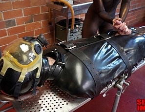 A001_SERIOUSIMAGES_RubberTherapy_VideoTradeFromElise_A001