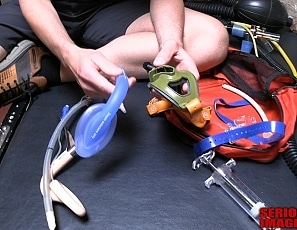 A070_SERIOUSIMAGES_EliseMatt_IntubationShowAndTell_A070